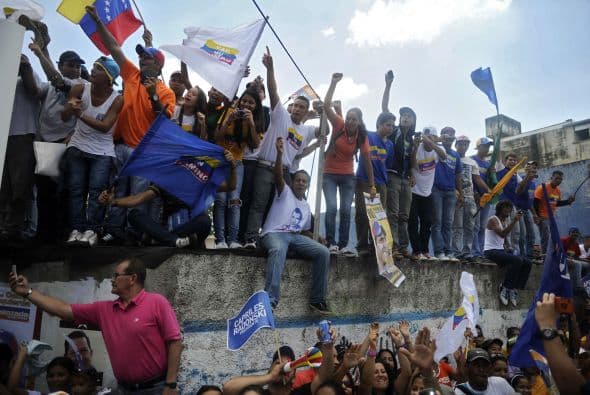 Indicó que al Gobierno de Chávez, quien aspira a la tercera reelección, "se le acabó la energía" y se preguntó "por qué quieren seis años más, por qué después de catorce años".