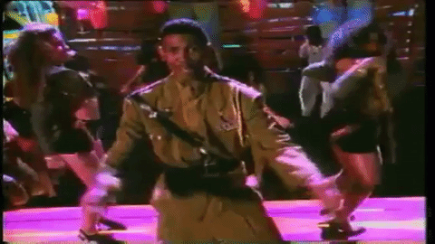 En una entrevista concedida en abril de 2017, el cantante comentó: "Las letras de la canción eran una cosa que causaban conflicto con mi conciencia, me ofrecieron algo de una bebida alcohólica para calmarme, entonces empecé a cantar, a ellos les gustaba lo que escuchaban, eso se sumó en todas las radios, eso fue un trofeo de parte de Satanás".