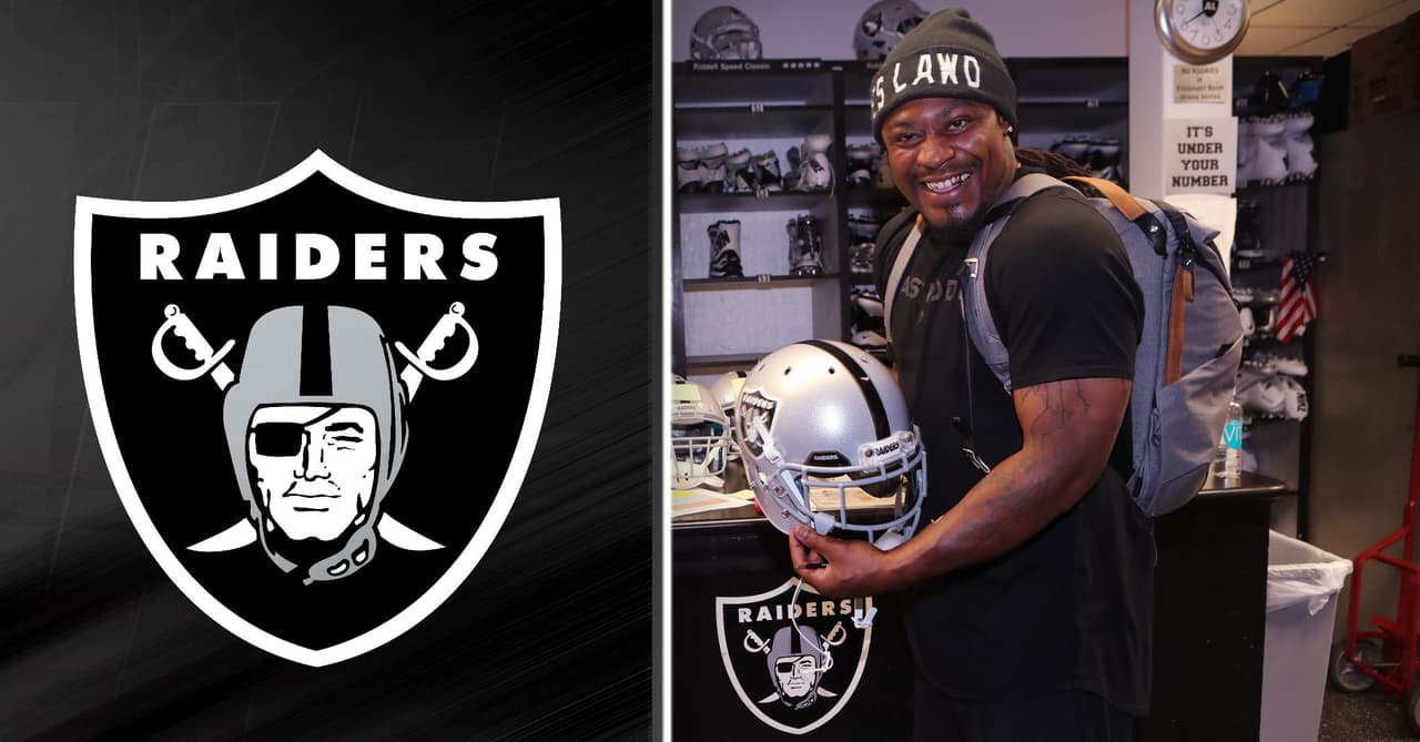 Miren la emoción de Lynch a punto de ponerse el casco de Oakland