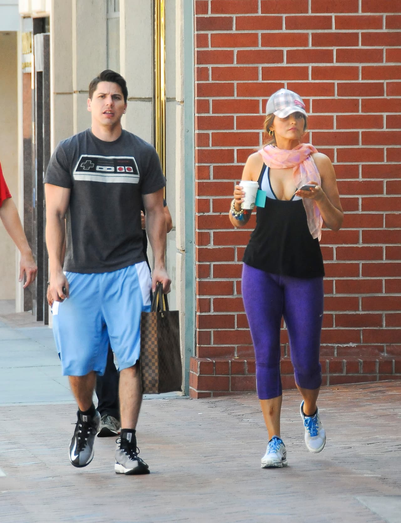 En aquel entonces, El Gordo le preguntó si tenía pensando casarse de nueva cuenta, a lo que ella respondió que no sabía. A la fecha, no se han casado.
<br>