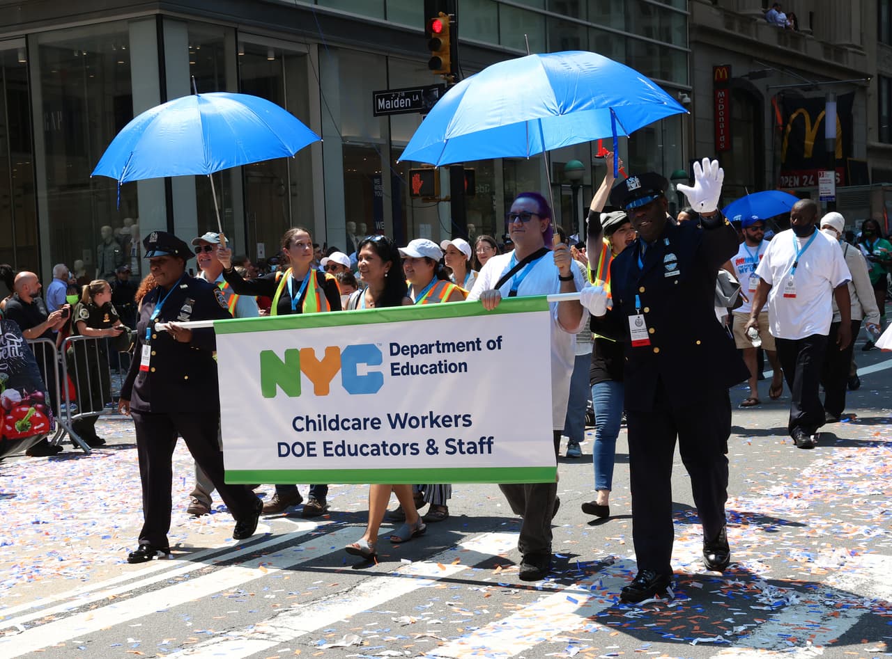 El Departamento de Educación de la ciudad de Nueva York también estuvo representado en el desfile.