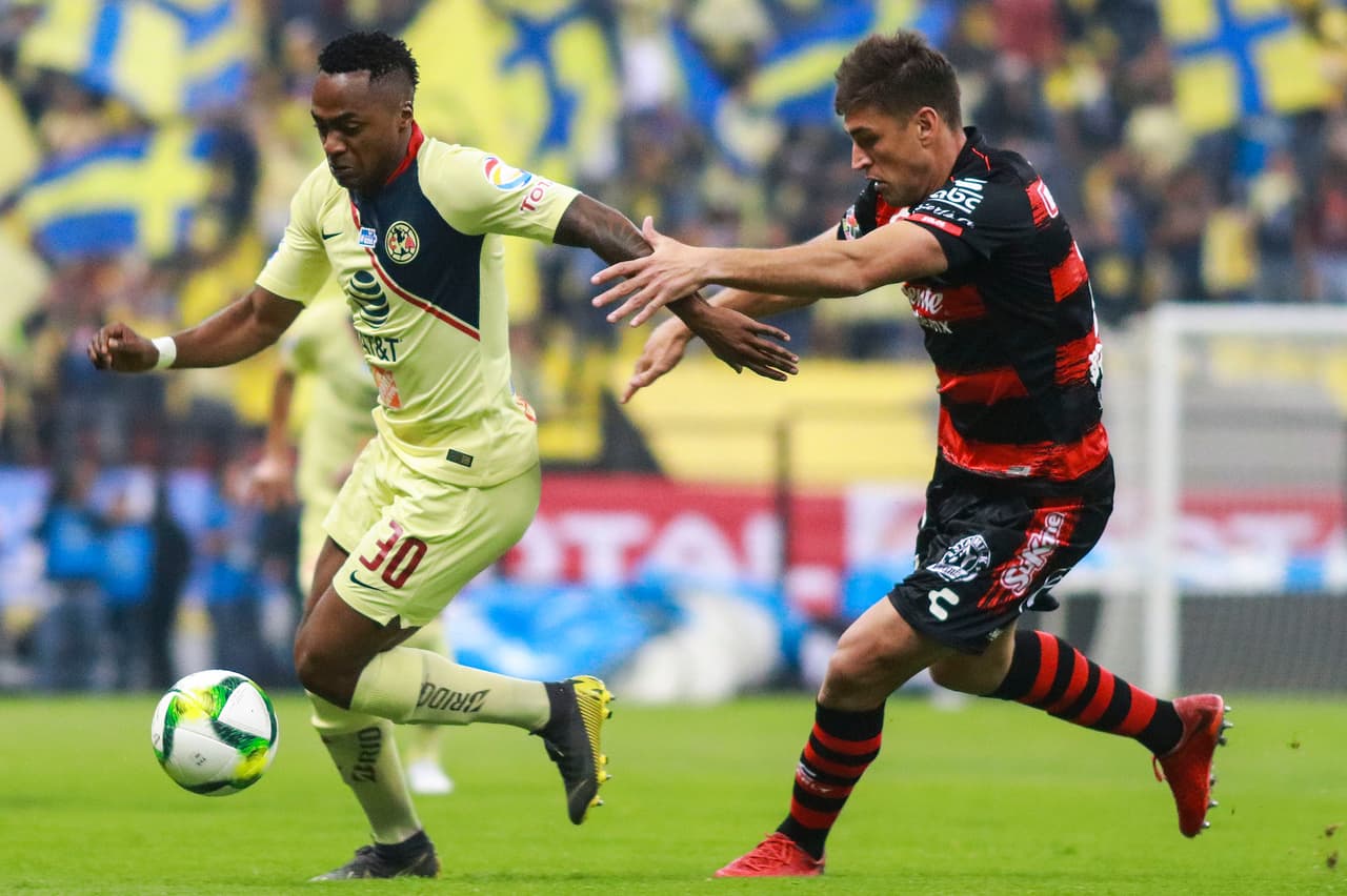 Renato Ibarra se convirtió en un jugador muy participativo y peligroso para la causa americanista en los primeros 45 minutos.