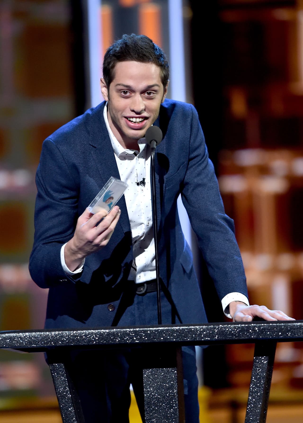 Hasta el momento el comediante no ha hecho ningun comentario al respecto y se espera que este sábado 15 de diciembre aparezca en SNL, como cada semana.