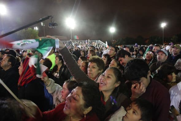 Mexicanos en el área de Chicago llegaron a La Villita para celebrar a lo grande el tradicional grito de Independencia que fue oficiado por el Cónsul General de México de esa ciudad.