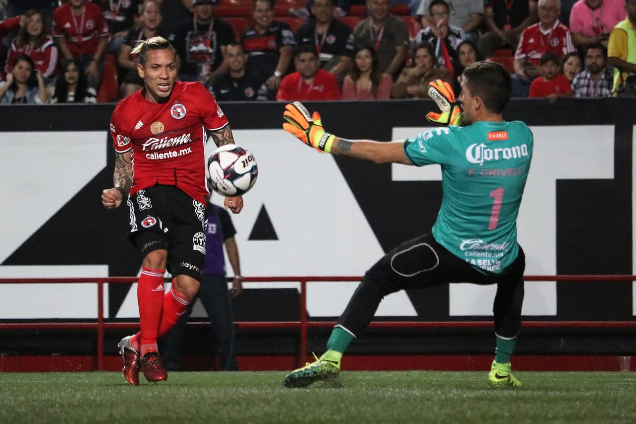 En el caso de que se mantenga, sería nuevamente un serio candidato para estar en los primeros lugares, ya que pese a que en el torneo anterior fue relevado en varios juegos siempre mantuvo su olfato goleador que lo llevó a conseguir 11 dianas. En sus últimos torneos en México, Dayro se ha mantenido entre los tres goleadores de la liga.