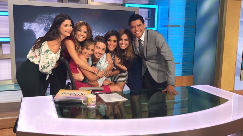 En el día nacional de abrazar a los presentadores de noticias, le dimos un apapacho a nuestra querida Satcha Pretto.