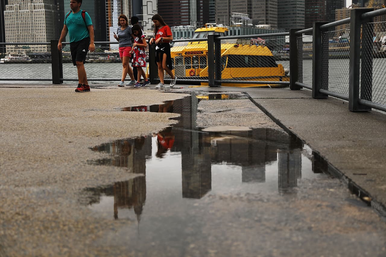 Para el jueves, se prevé que puedan caer hasta 2 1/2 pulgadas de lluvia en algunos lugares.