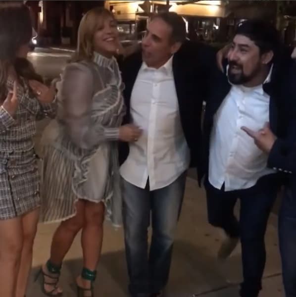 "Hoy está de cumpleaños mi querido Steve, mi esposo. ¡Eres un ser especial! Lo que siempre soñé: inteligente que me respetas, me cuidas, de buena familia. Gracias por compartir a mi lado mis buenos y tristes momentos. Contigo la vida tiene un sabor distinto, contigo hasta el final", escribió Gelena en su cuenta de Instagram, donde compartió algunas imágenes y videos del festejo.