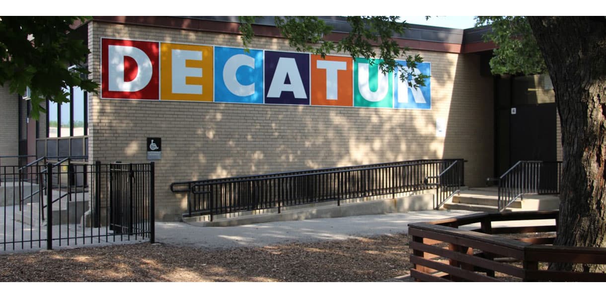 La primaria Decatur Classical fue incluida en la lista de las mejores escuelas públicas de Chicago