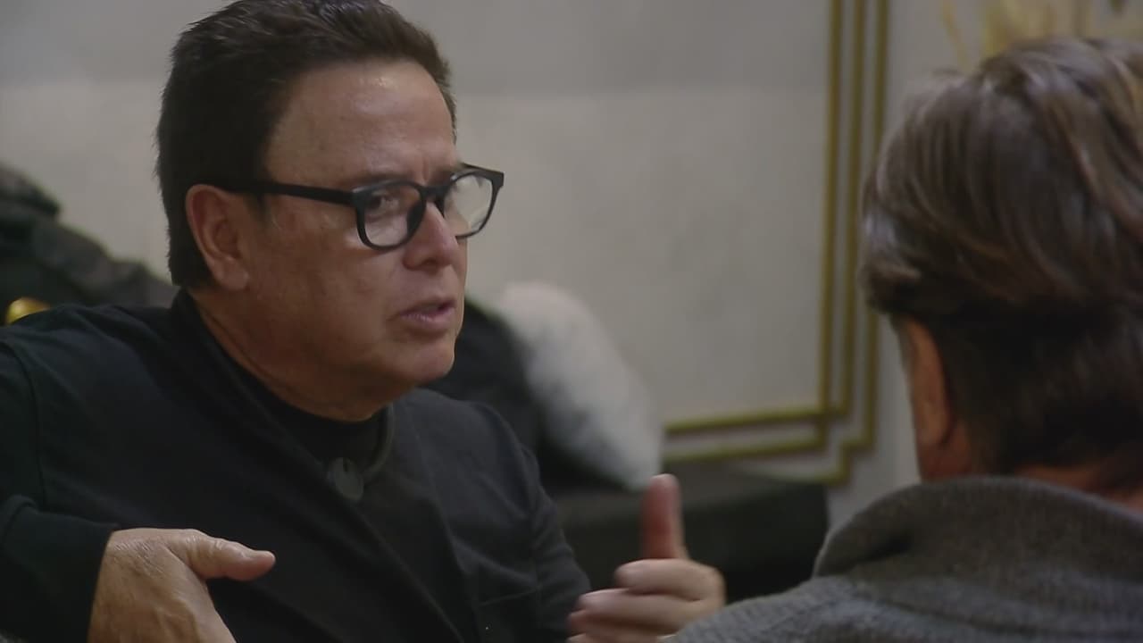 Mario Bezares ve venir la nominación y le cuenta su estrategia a René  en ‘¿Apostarías Por Mí?’