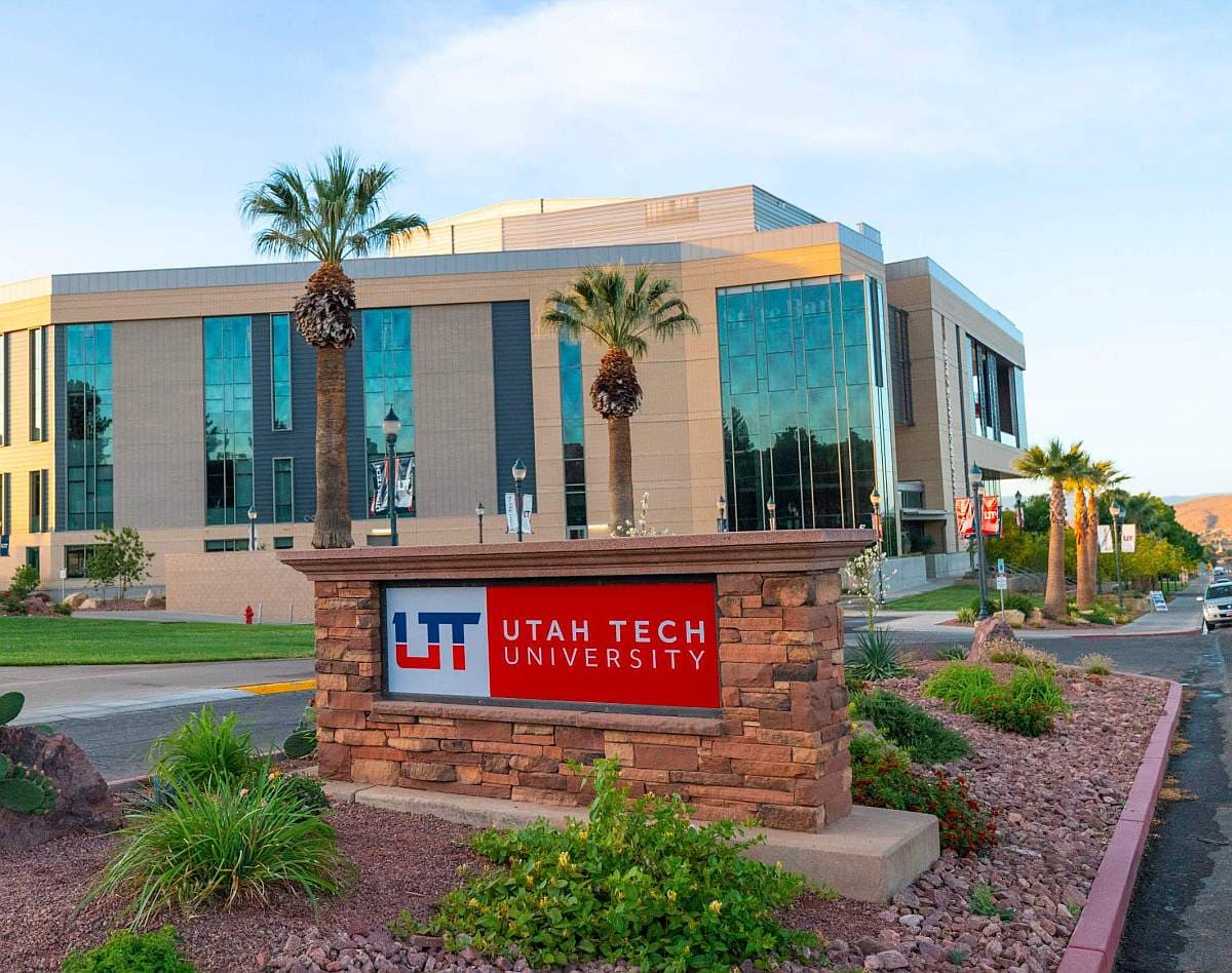 Muere estudiante de Universidad Tecnológica Utah tras caer del balcón de un dormitorio; policía ya investiga 