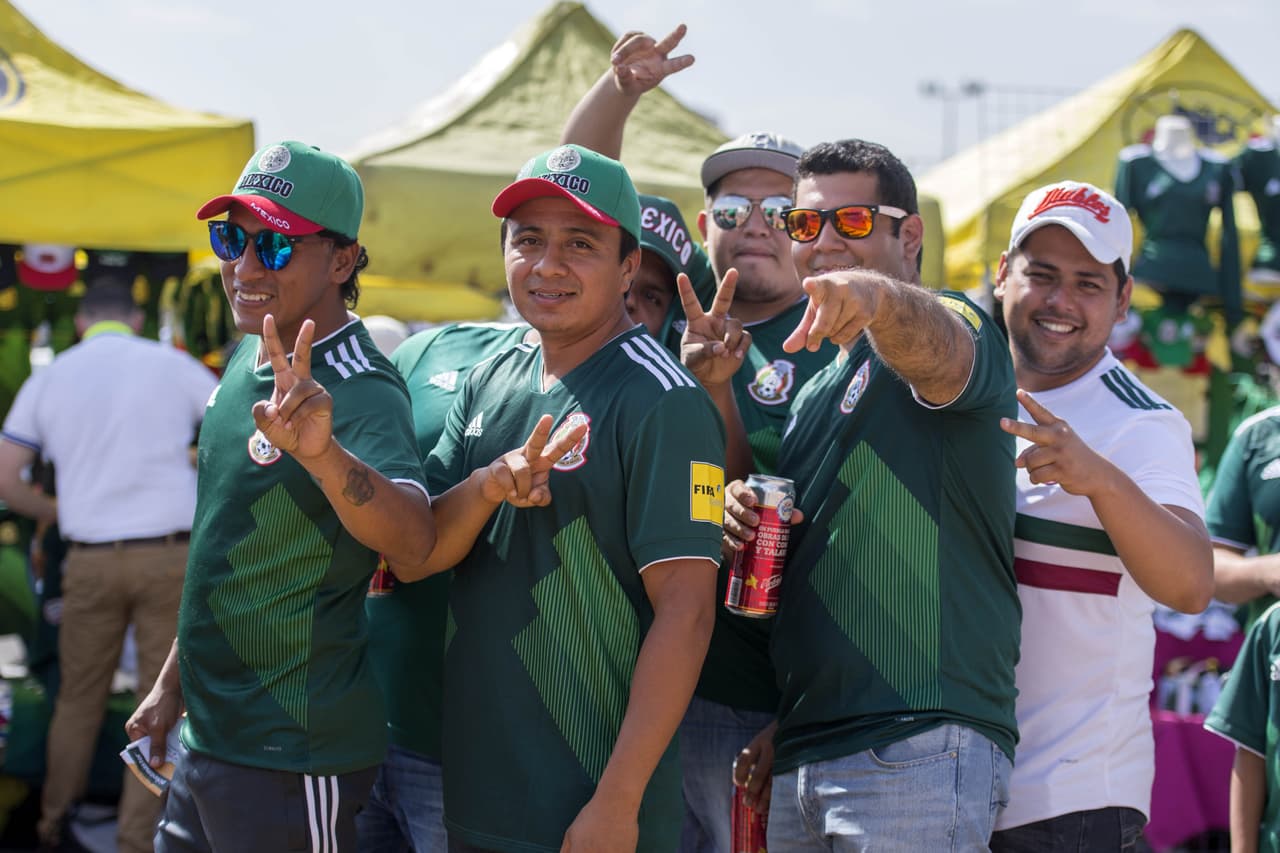 La Selección de México se despide de su afición en el Estadio Azteca antes de emprender el largo viaje a Rusia para disputar la Copa Mundial 2018. El rival es Escocia.