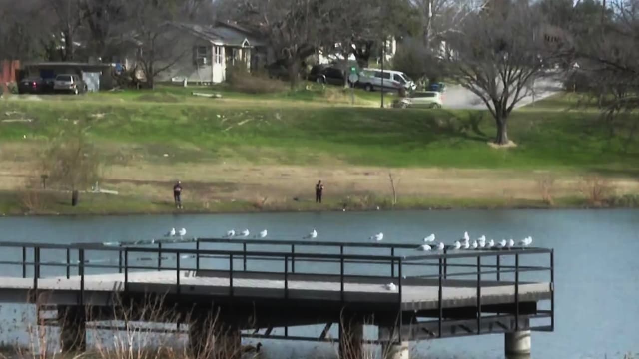 Policía arresta a una mujer, sospechosa de balear a su pareja tras discusión en parque de Fort Worth