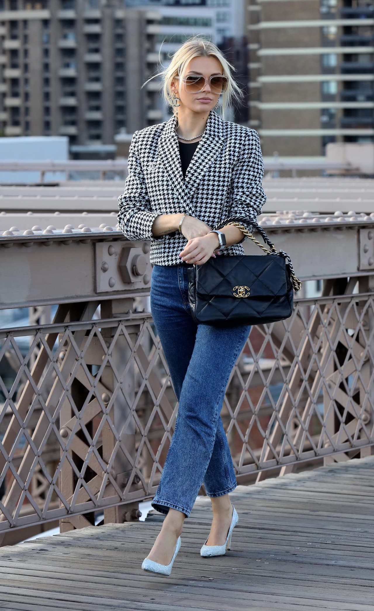 Se trató de este 'shooting' que fue realizado en el famoso Puente de Brooklyn, uno de los lugares más emblemáticos de 'La Gran Manzana'. 
<br>