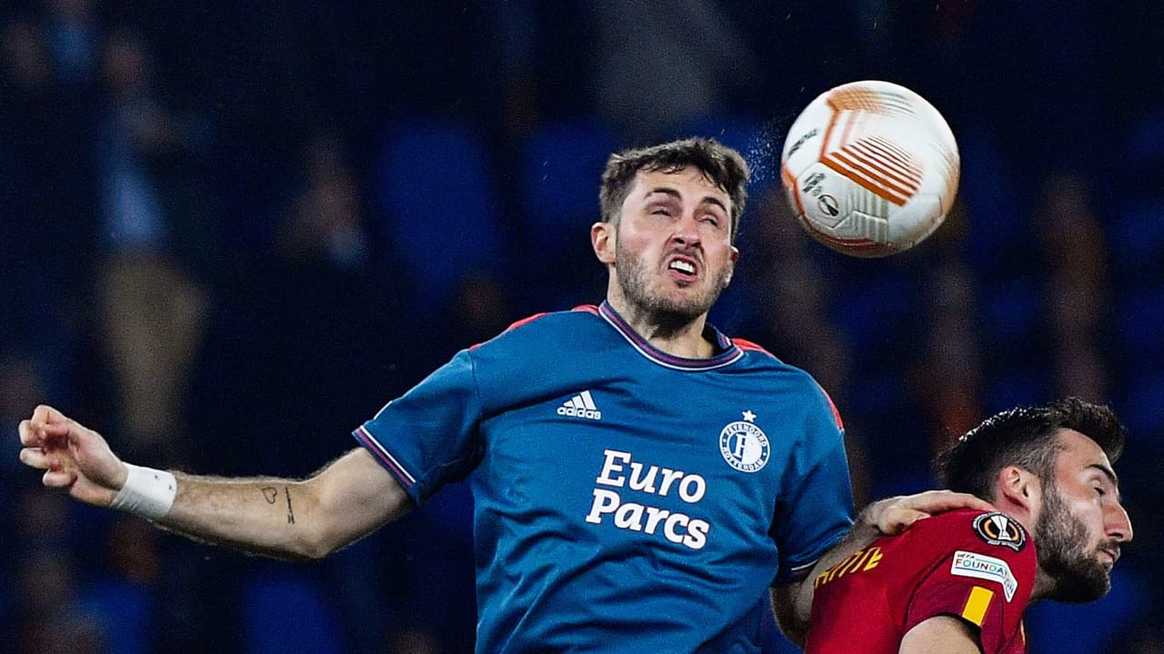Critican a Giménez por su roja en Feyenoord: "Pura frustración e irritación"