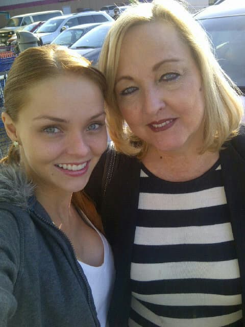 <b>Mariluz Bermúdez</b>, nuestra tierna y alocada Constanza, es una actriz costarricense, su madre Claudia Garnier y su padre Gonzalo Bermúdez viven orgullosos de su carrera.