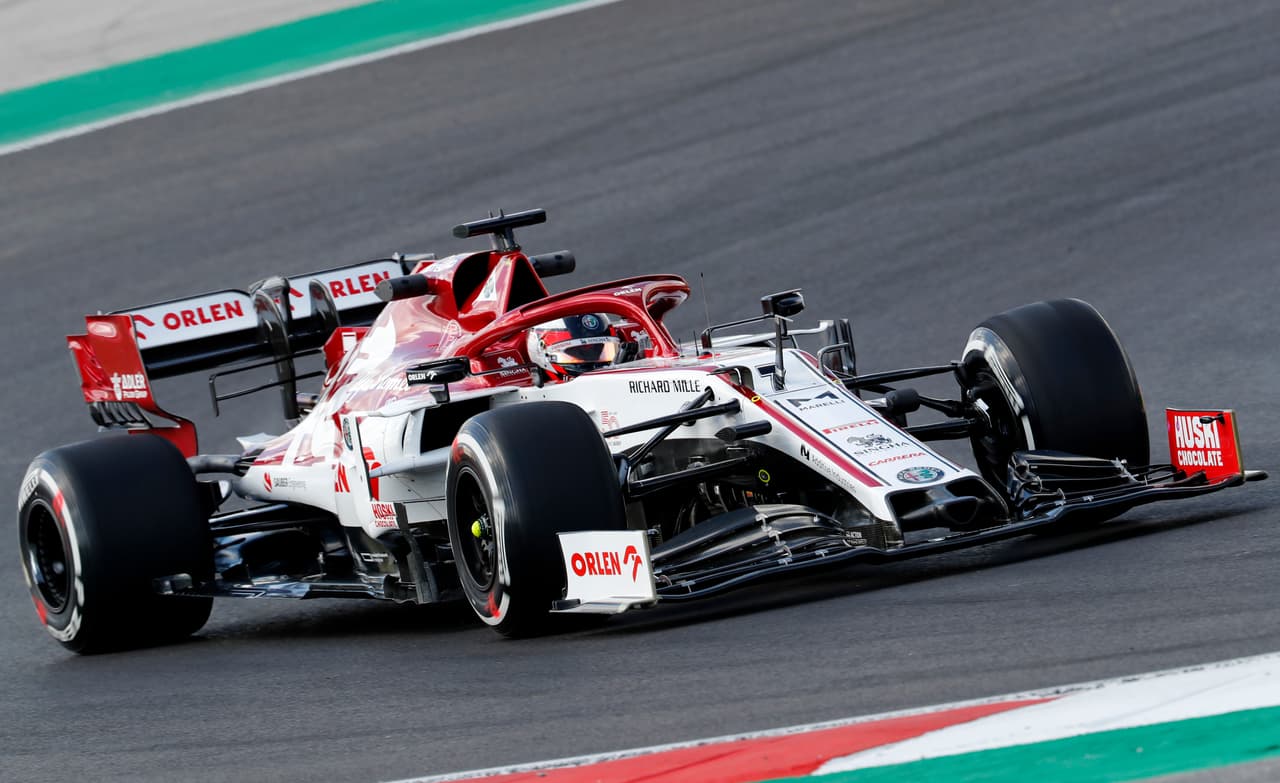 Bottas, Hamilton, Verstappen, Leclerc, Albon, Sainz, Pérez, Raikkonen, Ricciardo y Gasly fueron los 10 mejores en la sesión libre. El Gran Premio de Portugal se correrá el 25 de octubre.