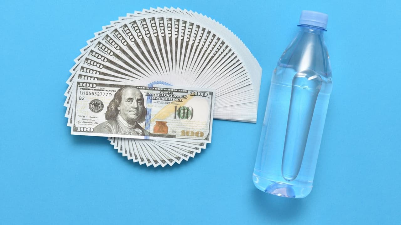 Supervisa tu factura de agua y tu medidor para reducir el uso de agua.
<br>