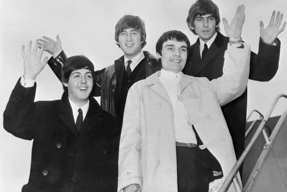 A John le encantaba jugar al Monopoly y además se tomaba de 20 a 30 tazas de café al día.                                                            