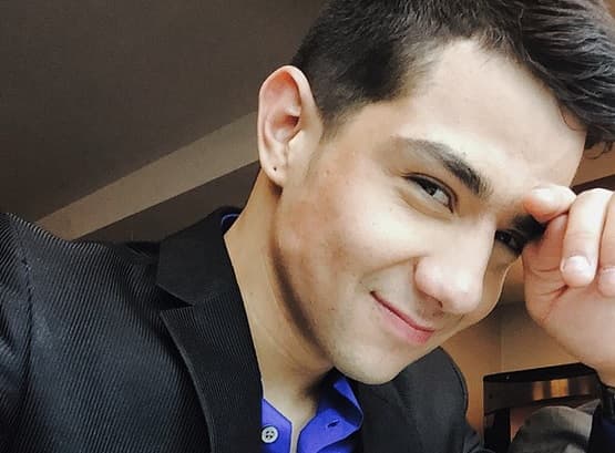 ¡Chiquito, pero bien picoso! No podíamos dejar fuera del top de galanes a Luis Coronel.