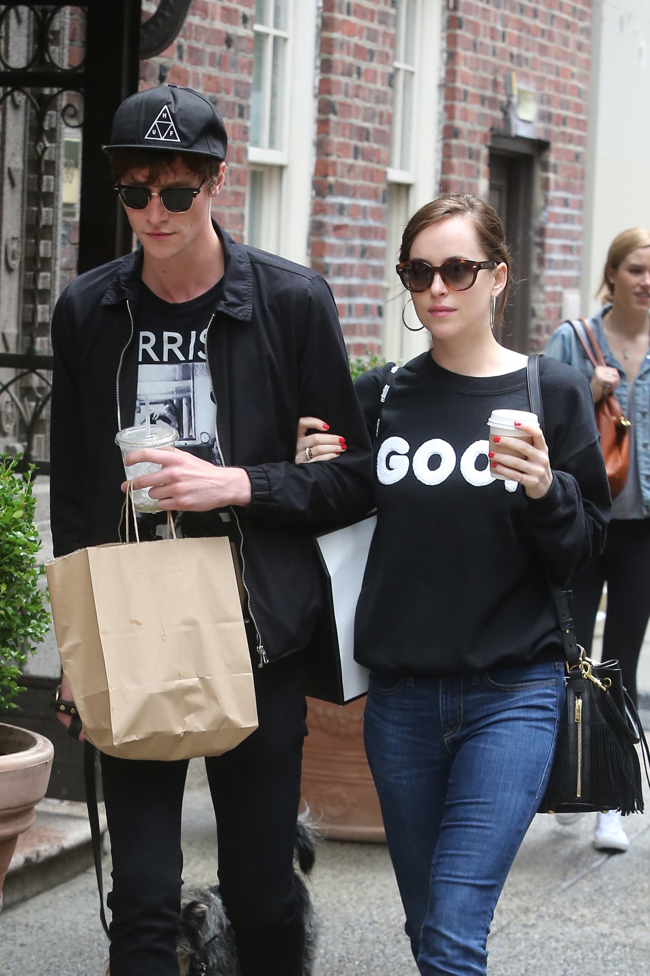 Dakota Johnson y Zeppelin en NYC