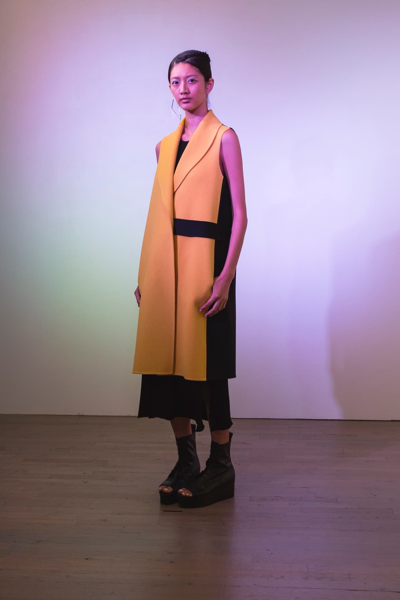 Es así como vimos algunos rojos, café y amarillo. Diseñador Víctor Alfaro. NYFW, Spring/Summer 2016 - 09/09/2015
