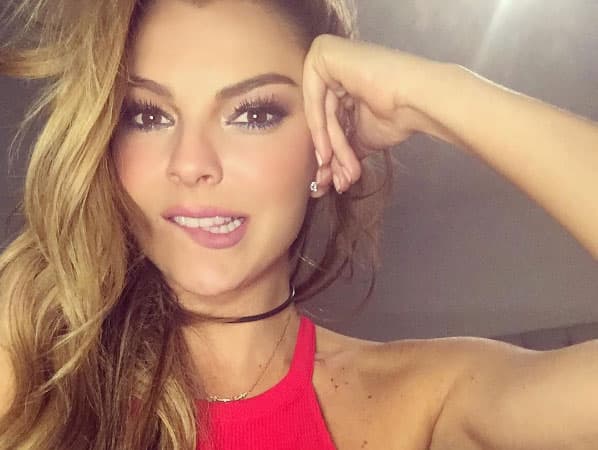 El actor asegura que él sentía desde antes que ella estaba esperando un bebé, "yo sabía, no sé por qué, a mí nunca me había pasado. Yo le decía, ¿por qué no vas y te haces la prueba? Yo sé que estás embarazada, que viene un bebé por ahí".
<br>