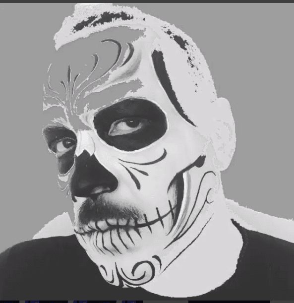 ¡Qué miedoooo! Esta calavera es ni más, ni menos que el intérprete de 'Cuestión de Esperar'.