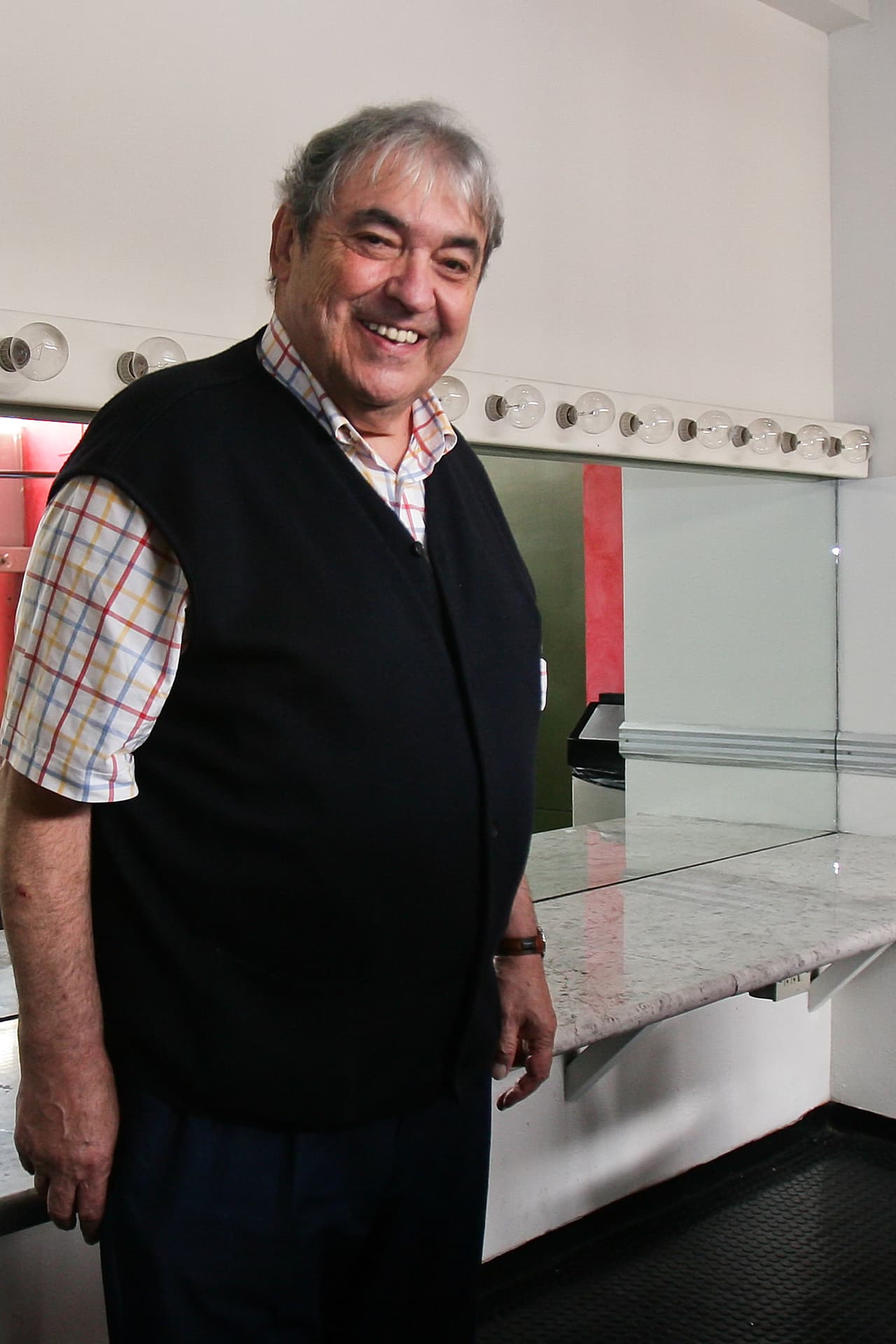 Alberto Cortez, cantautor argentino, dejó su último aliento a la edad de 79 años en Madrid el 4 de abril.