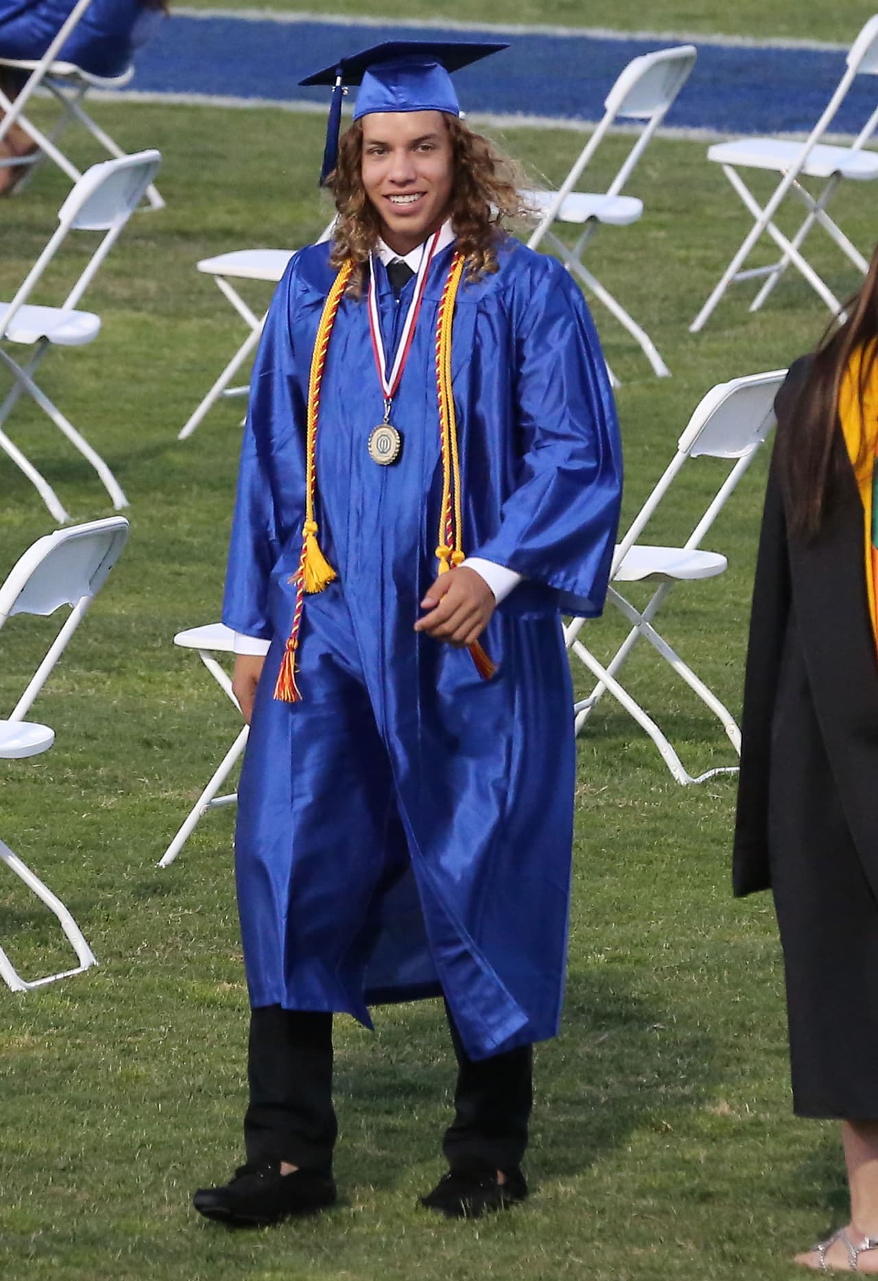 El hijo de Arnold Schwarzenegger se graduó de la escuela.