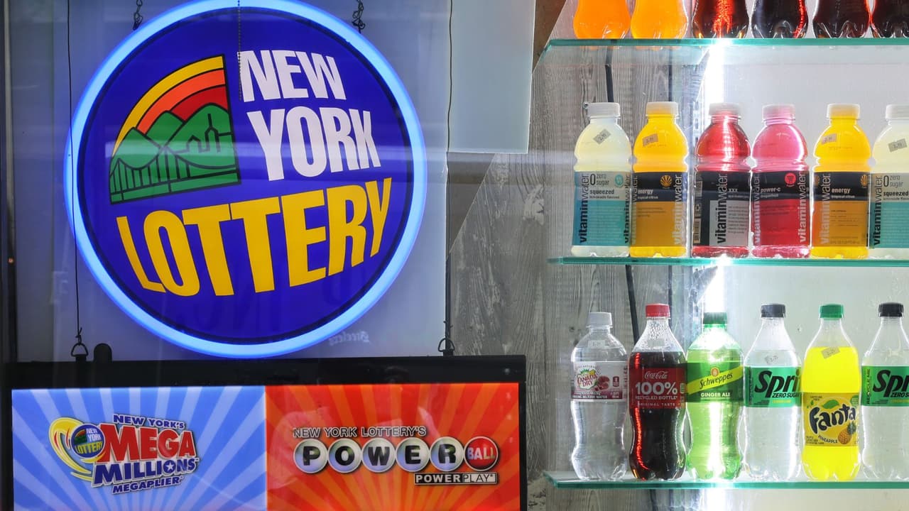 Una persona gana $1 millón del Mega Millions en Nueva York y el premio mayor llega a $740 millones