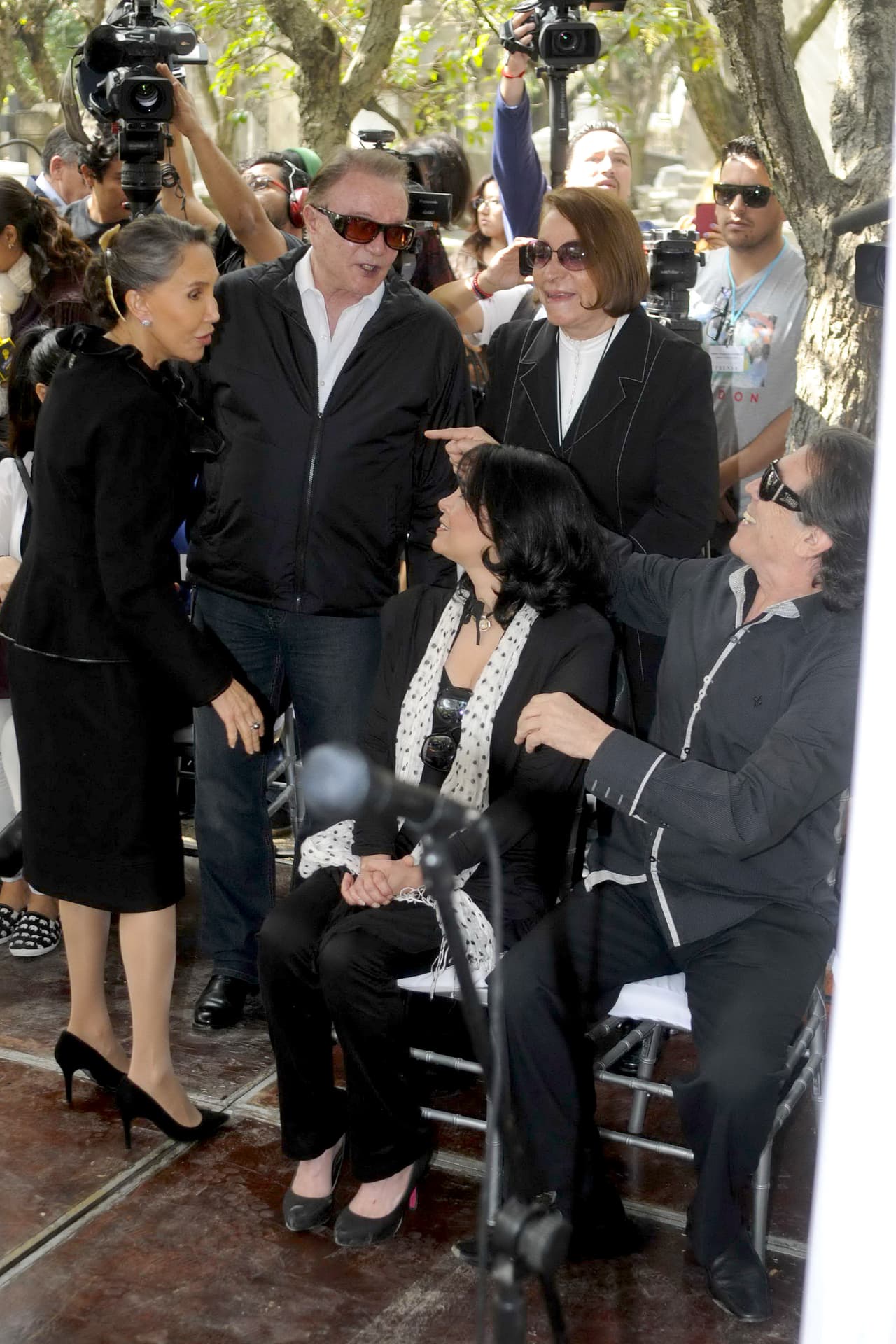 El 26 octubre de 2020, Valeria Palmer, hija del
<b> legendario actor Miguel Palmer</b>, contactó telefónicamente por última ocasión a su padre. No lo volvió a ver hasta abril pasado cuando lo descubrió "desguanzado, inmóvil, con un color verdoso, una desnutrición severa" y 
<b><a href="https://www.youtube.com/watch?v=PTL3D3kUO9s&t=315s" target="_blank">"en los huesos". </a></b>
<br>