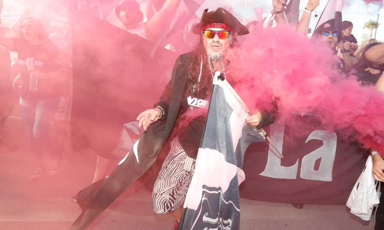 MLS is Back, con todo el color de sus aficionados en los estadios norteamericanos.
<br>