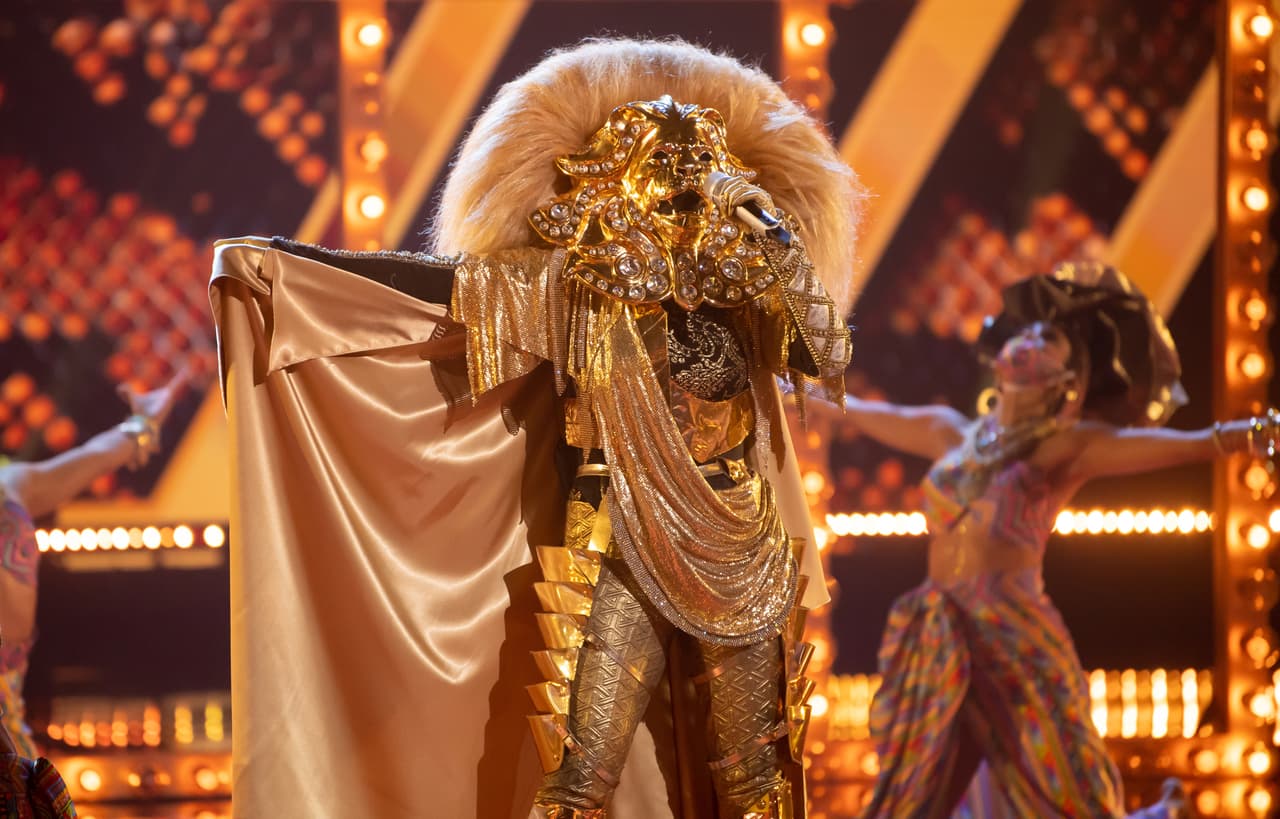 Esta felina cantó ‘Tiempos Mejores’, un éxito de nuestra querida investigadora Yuri, quien se mostró muy conmovida por su interpretación.