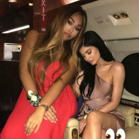 Luego de que estallara el escándalo sobre la infidelidad que Jordyn cometió con el padre de la hija de Khloé, la joven de 21años sintió que su vida estaba arruinada, pues 
<b>Kylie Jenner</b> -su mejor amiga- 
<b><a href="https://www.univision.com/famosos/jordyn-woods-abandonaria-la-casa-de-kylie-jenner-tras-ser-acusada-de-la-ruptura-de-khloe-kardashian-y-tristan-fotos">la corrió de su casa</a></b>, donde vivía.
<br>