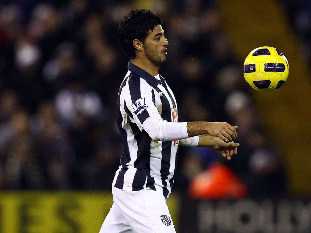 Carlos Vela jugó con el West Bromwich Albion en la temporada 2010-2011, anotando 2 goles en ocho partidos. Hoy hace parte de Los Angeles F.C. en la Major League Soccer.