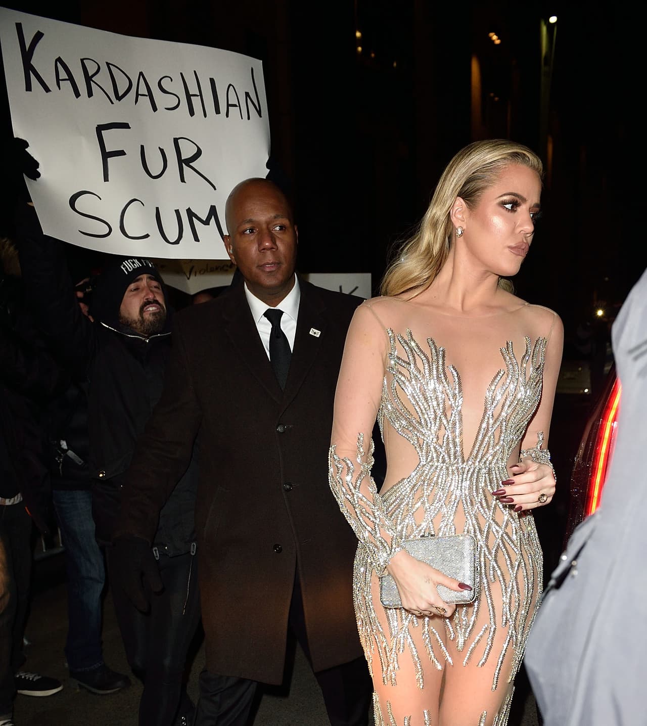 ¡Uy! Un mensajito para las hermanas Kardashian.