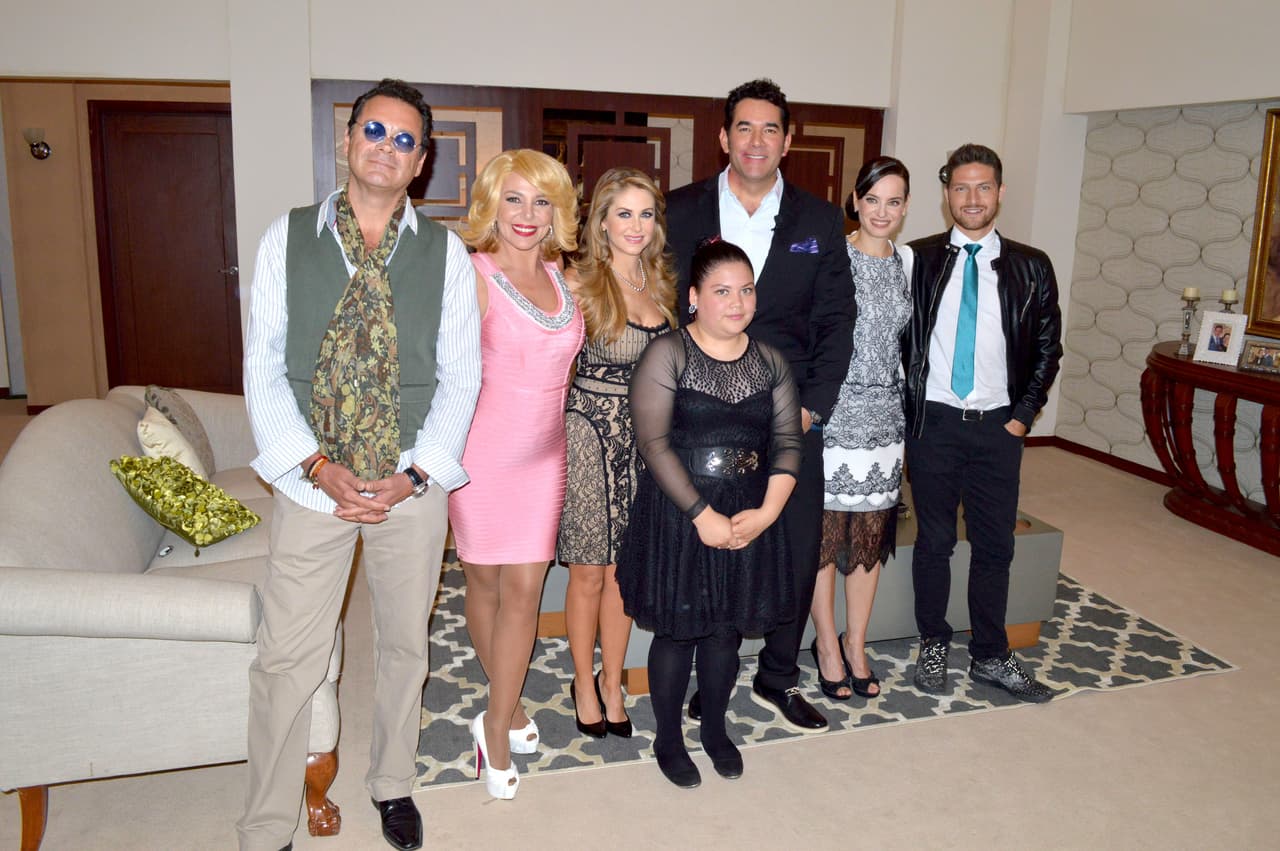 Eduardo Santamarina, Ingrid Martz, Gaby Platas y Eddy Vilard formaran parte de una adinerada familia. ¡Y cómo harán sufrir a "Lichita"!