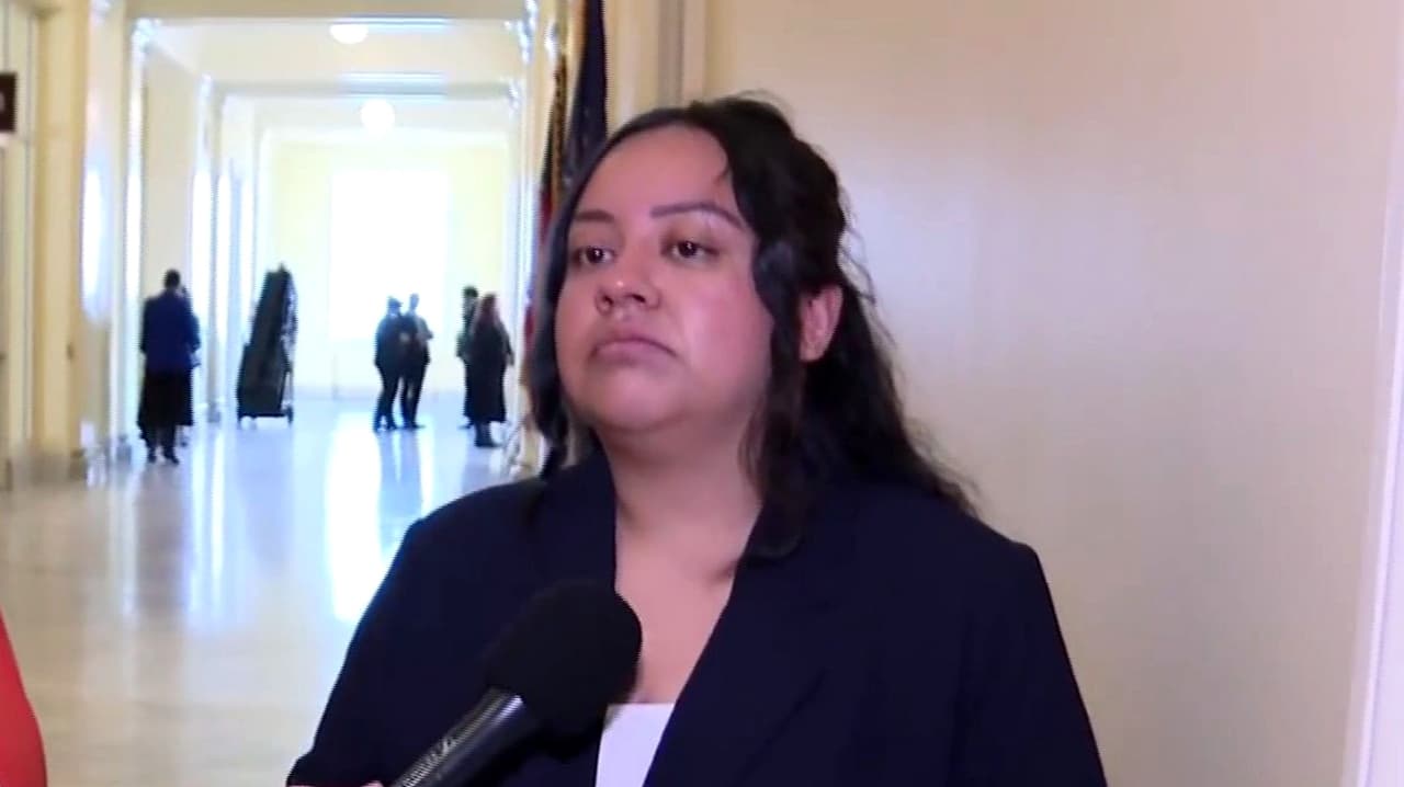 "Sin ella me siento perdida": Joven suplica el regreso de su madre beneficiaria de DACA, y que fue deportada