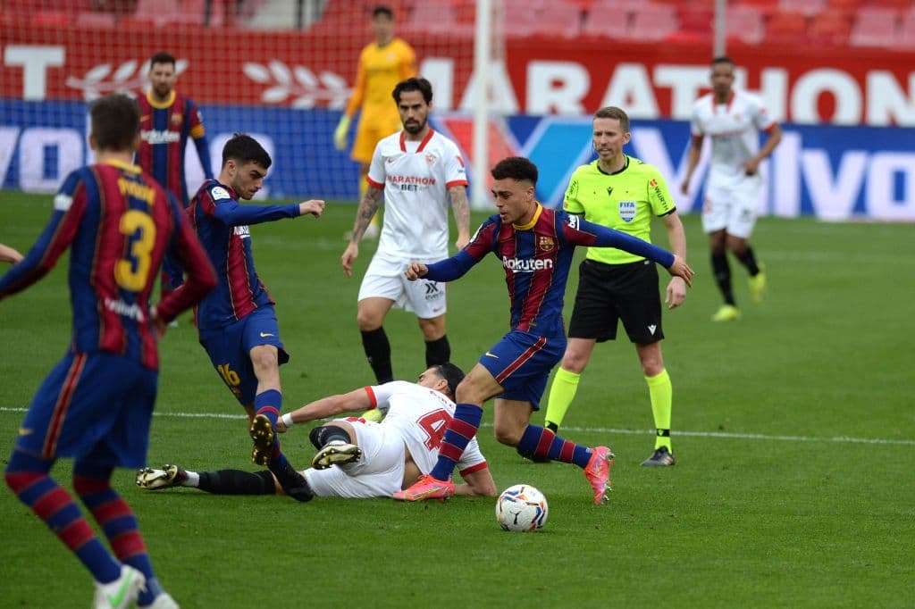 Ousmane Dembélé abrió el marcador a los 29’ de juego y Lionel Messi (85’) selló el resultado hacia la recta final del compromiso. Los blaugranas, con 53 unidades, superan momentáneamente al Real Madrid y se ponen a dos unidades del líder de la competición.