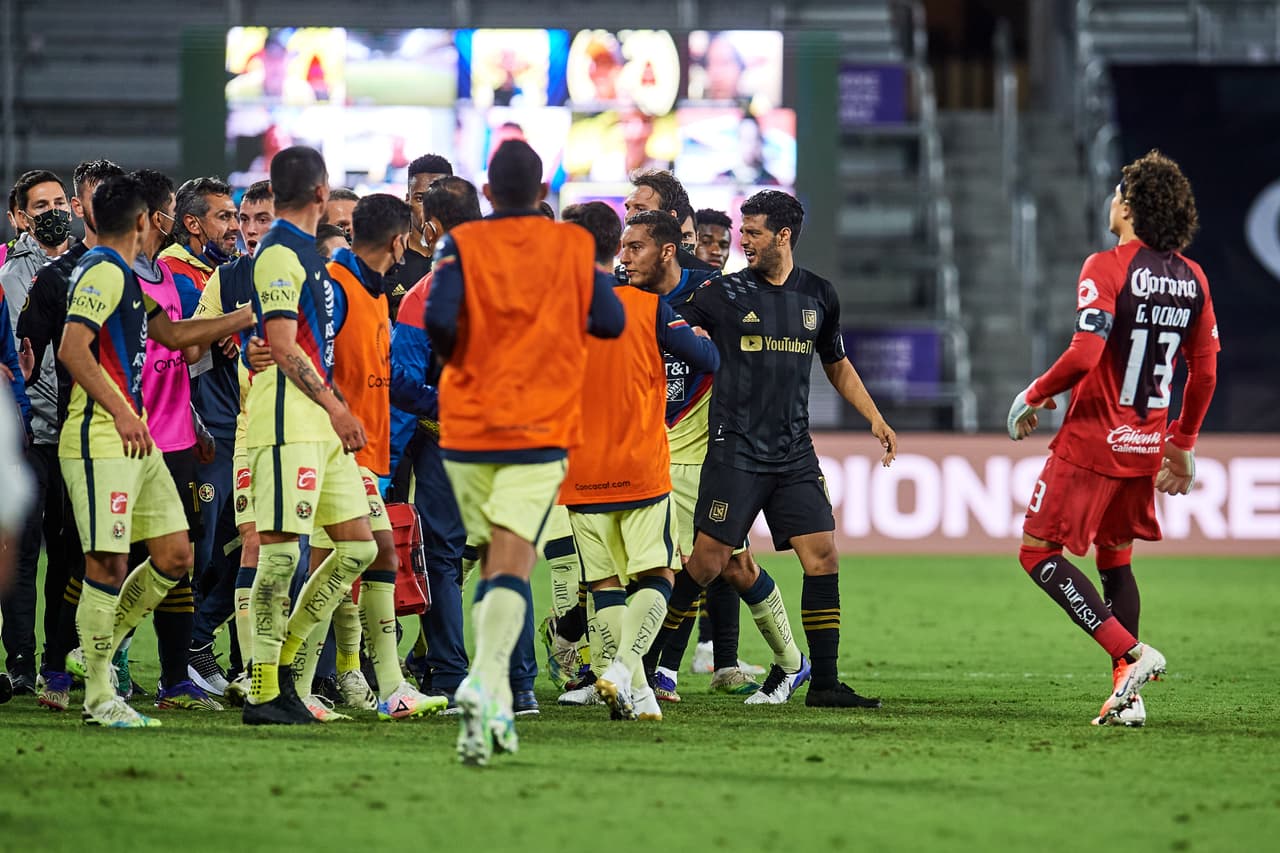 Cáceres (11’) abrió el marcador muy temprano en el partido. Iniciando la segunda mitad, Carlos Vela (46’, 47’) empató y dio vuelta al marcador. Blessing (90+5’) marcó el tercero para los de Bradley que se medirán a los Tigres de la UANL en la Final del certamen.