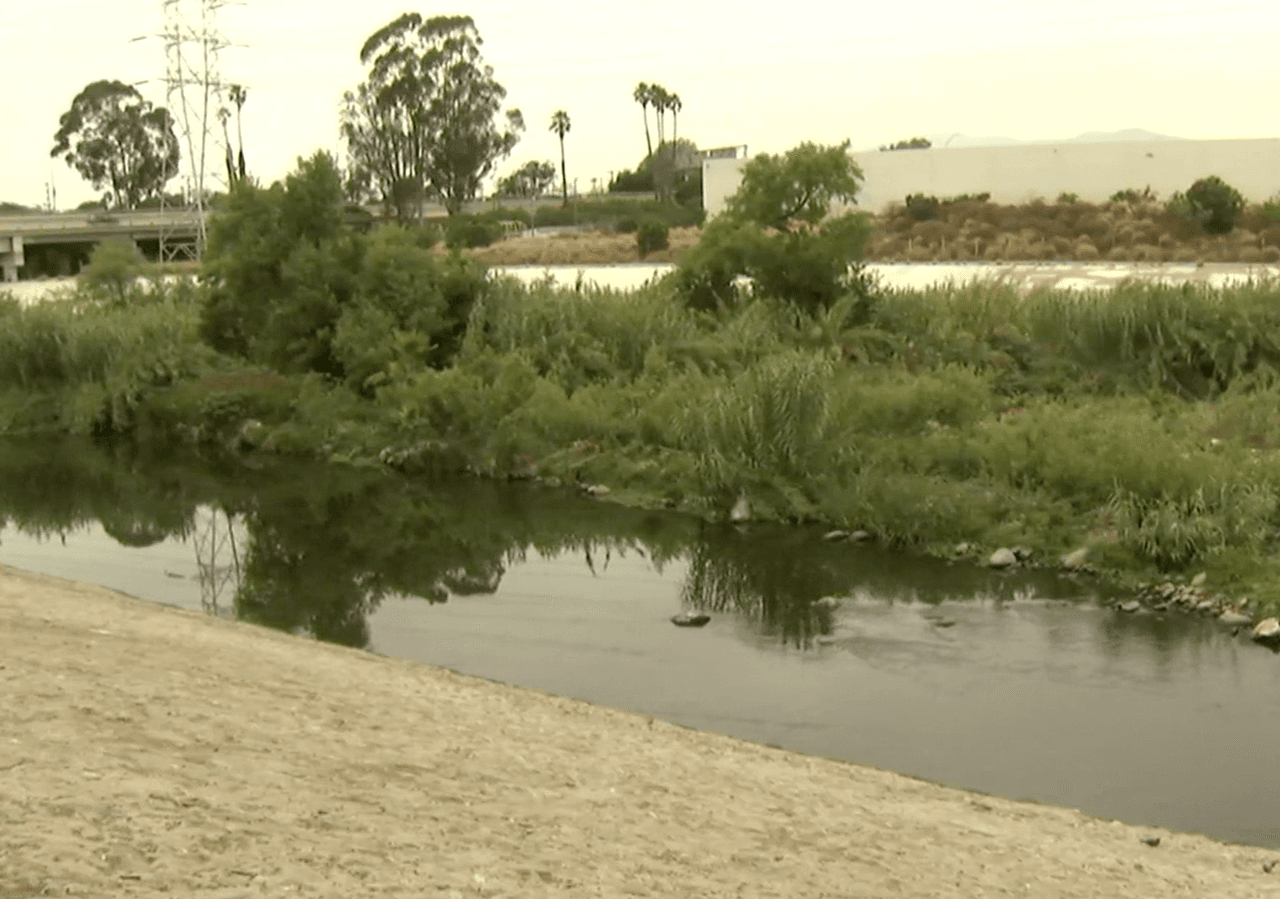 El Departamento de Sanidad y Ambiente mantendrá la vigilancia sobre la calidad del agua e informará con señales de colores verde, amarillo y rojo las condiciones del agua y los riesgos de hacer actividades como kayak en ciertas zonas.