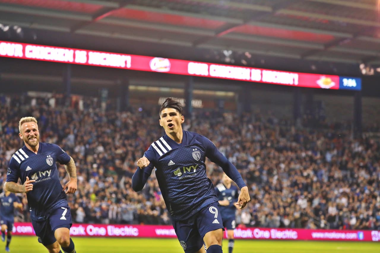 Alan Pulido vive un gran momento en la MLS, anotó y lideró la victoria de su equipo, Vela marcó pero empató y Pizarro hizo gol y perdió. Así le fue a los mexicanos en la MLS en la Semana 2.