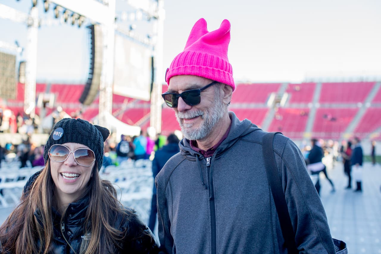 Peter Gasper asegura haber asistido por su hija. "Estoy aquí porque siempre he sido un feminista, siempre me ha resultado normal y natural. Mi resolución del año fue involucrarme más en la política".