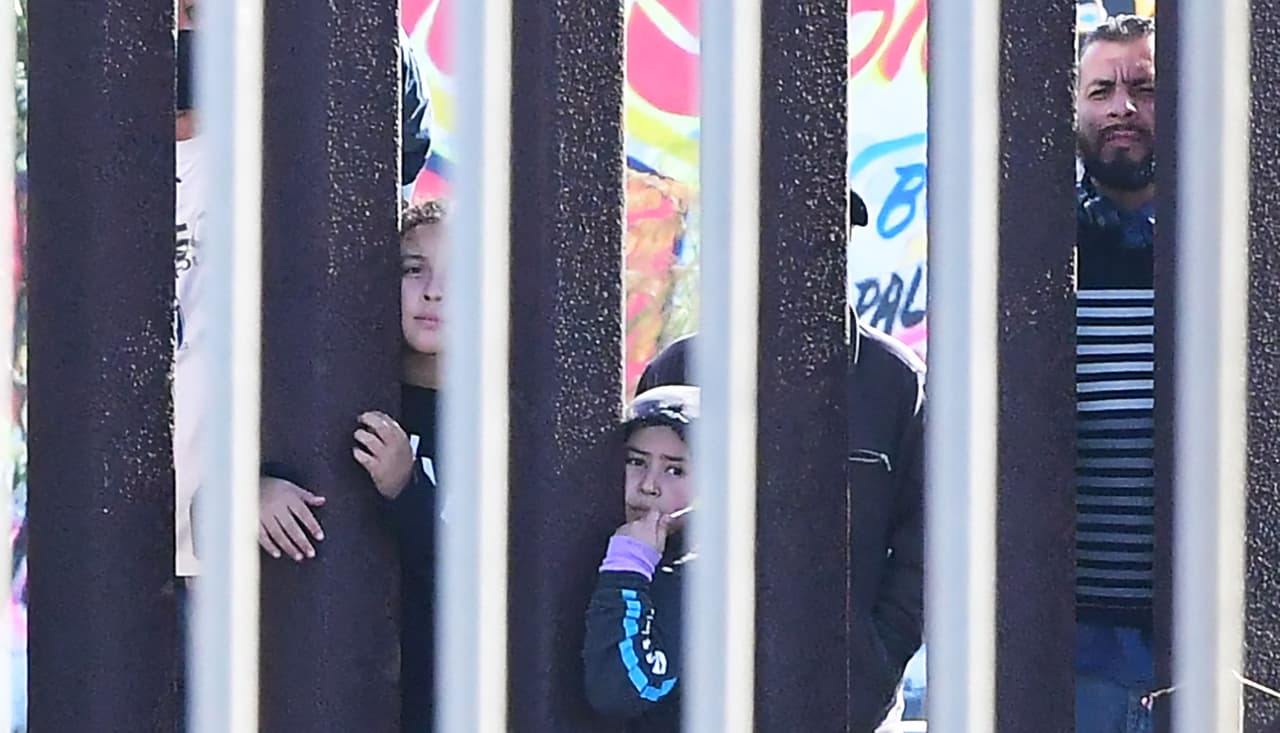 Niños de EEUU también fueron separados forzosamente de sus padres en frontera con México