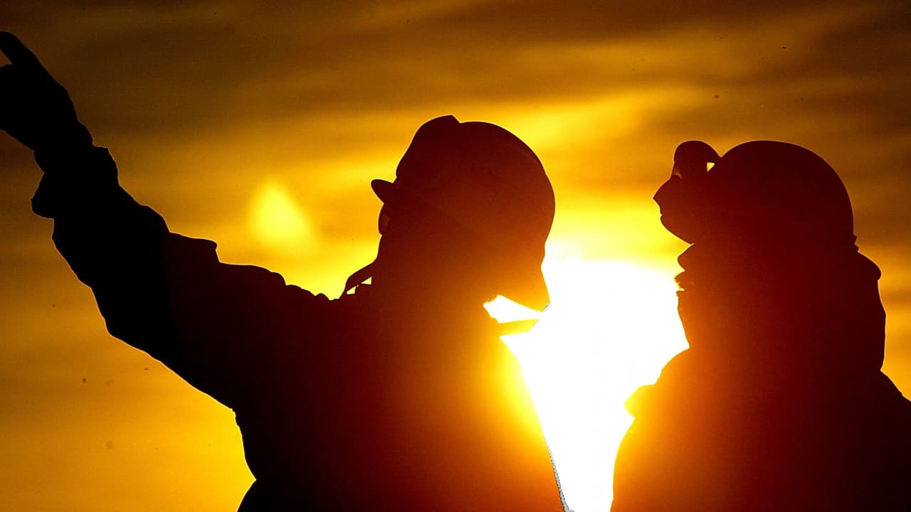 Dos hermanos de 2 y 4 años de edad mueren en el incendio de un edificio en Indiana