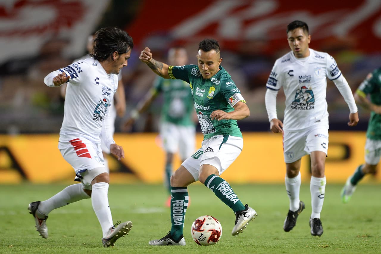 Pachuca presionaba con mejores argumentos al inicio de la segunda mitad.