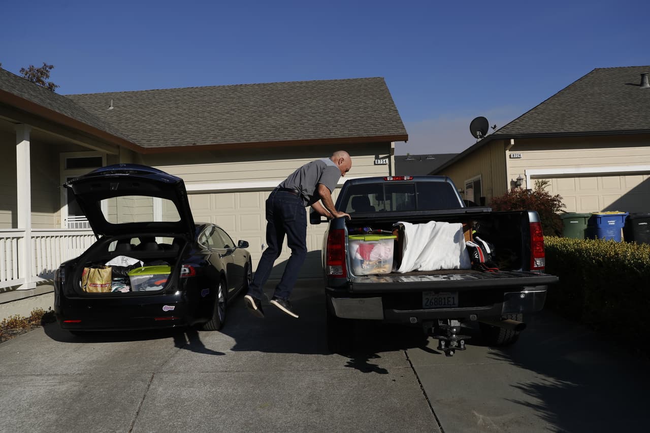 El jefe de bomberos del condado de Sonoma dijo que se trata de la evacuación más grande para la región de los viñedos en el norte de California en los últimos 25 años.
