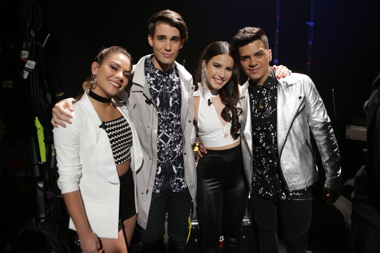 Luego descubrimos su lado romántico cuando cantó “Volverte a amar” de Alejandra Guzmán.