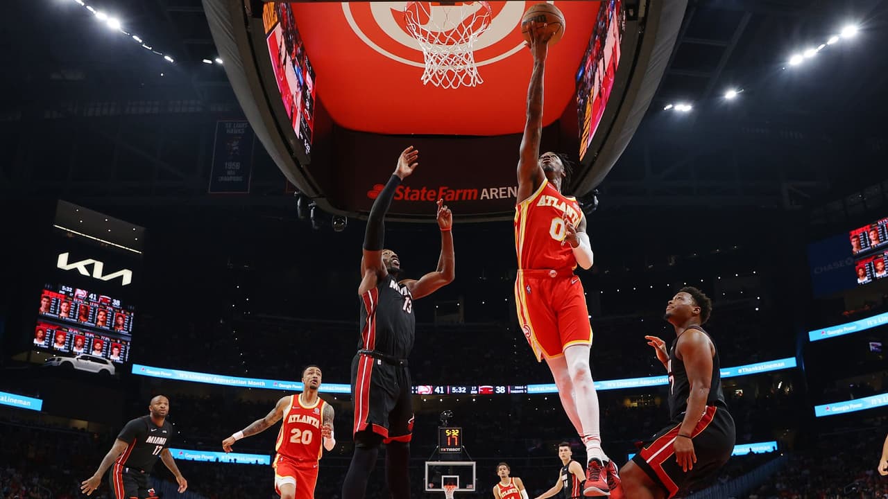 Hawks gana al Heat con paquete sospechoso en Atlanta de por medio en Playoffs de la NBA